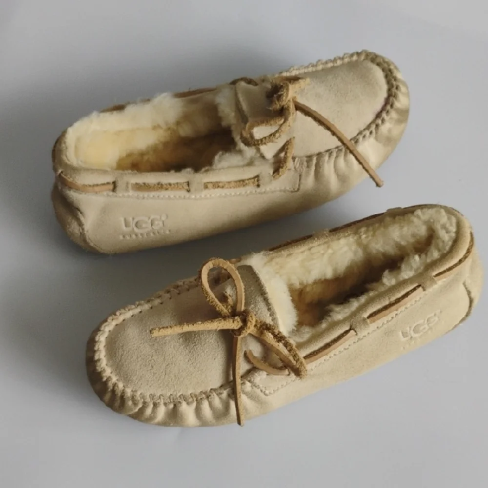 UGG Cream Moccasins with Plush Lining Soft Comfortable Slide Slippers Loafer